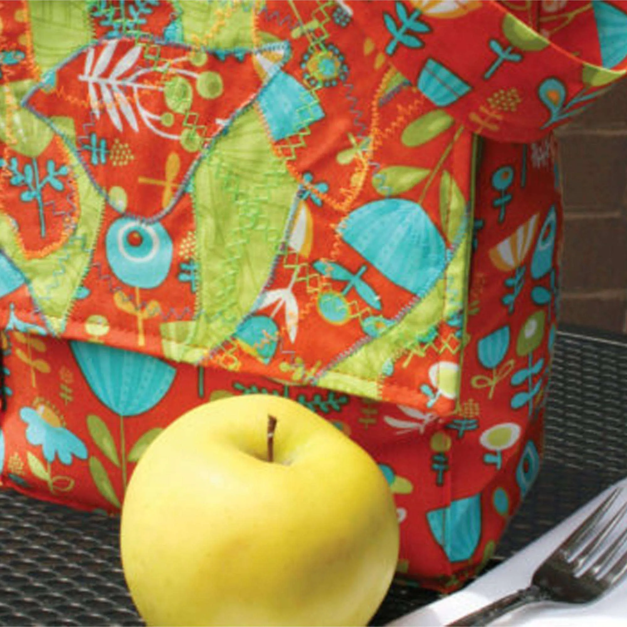 Coats & Clark Quilting Crazy Quilted Lunch Bag