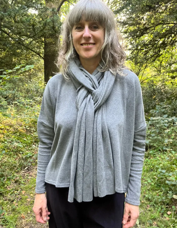 Neirami Soft Scarf in Grey or Black