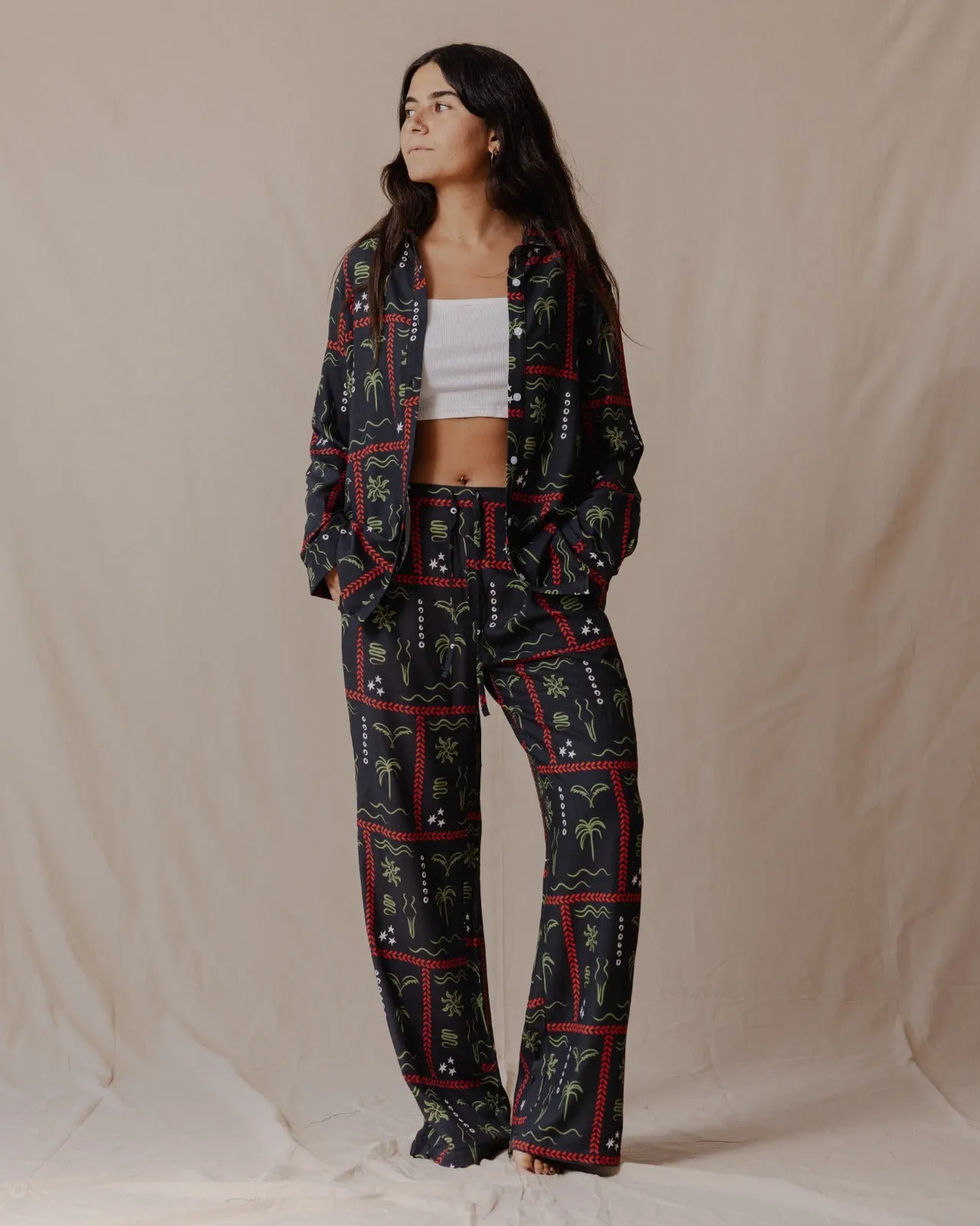 Relaxed Set In Black